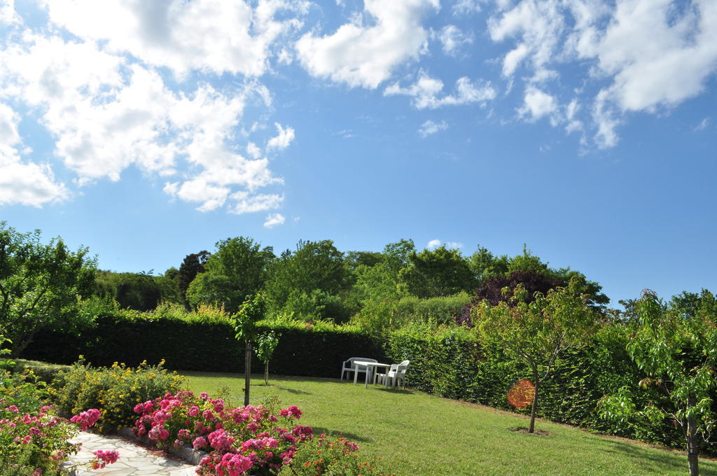 Hotel-Logis La Coraline Gannat Room photo
