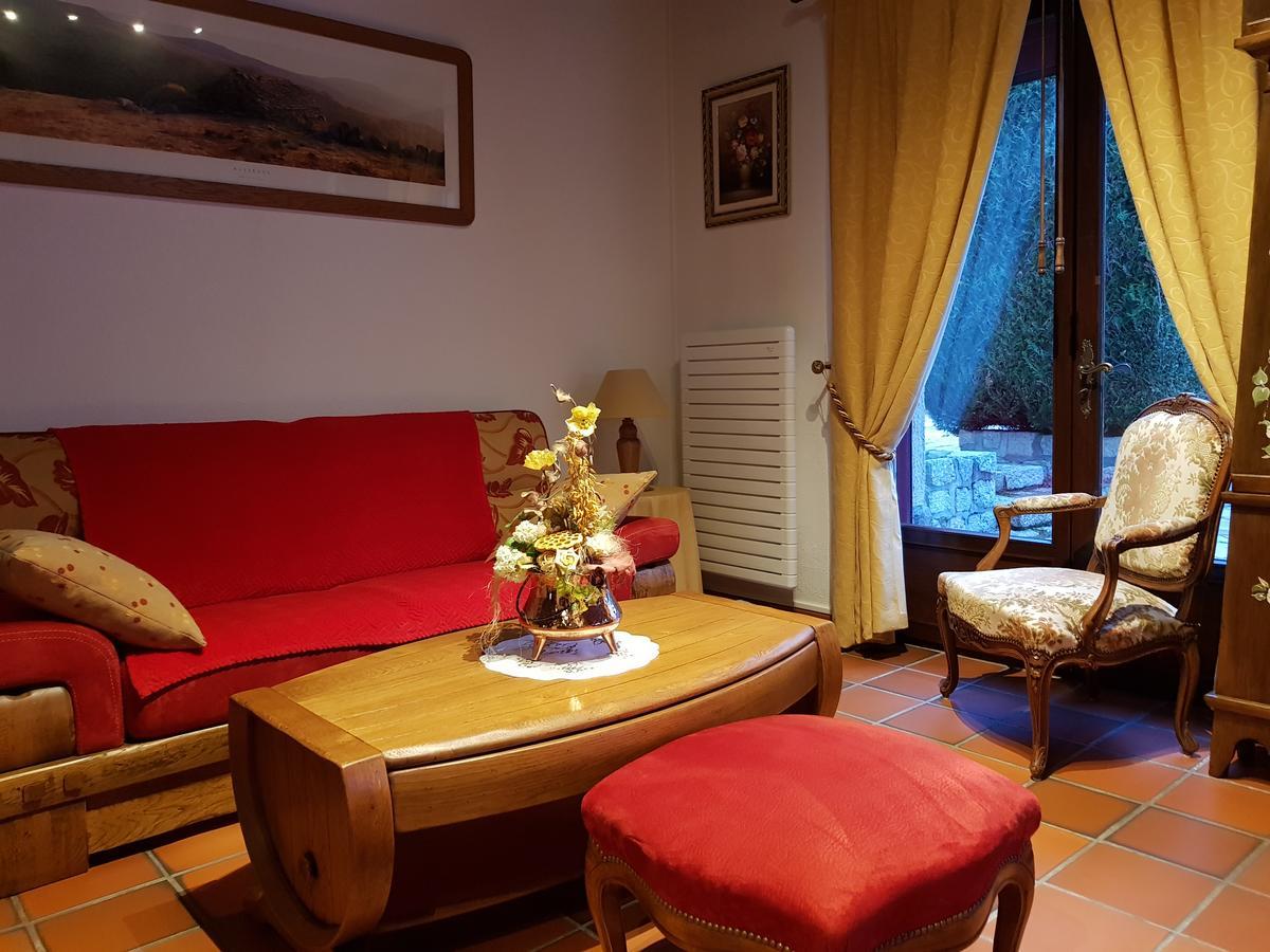 Hotel-Logis La Coraline Gannat Exterior photo